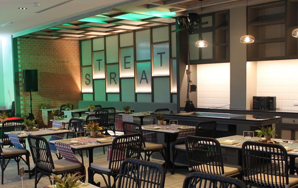 restaurant cafeteria
