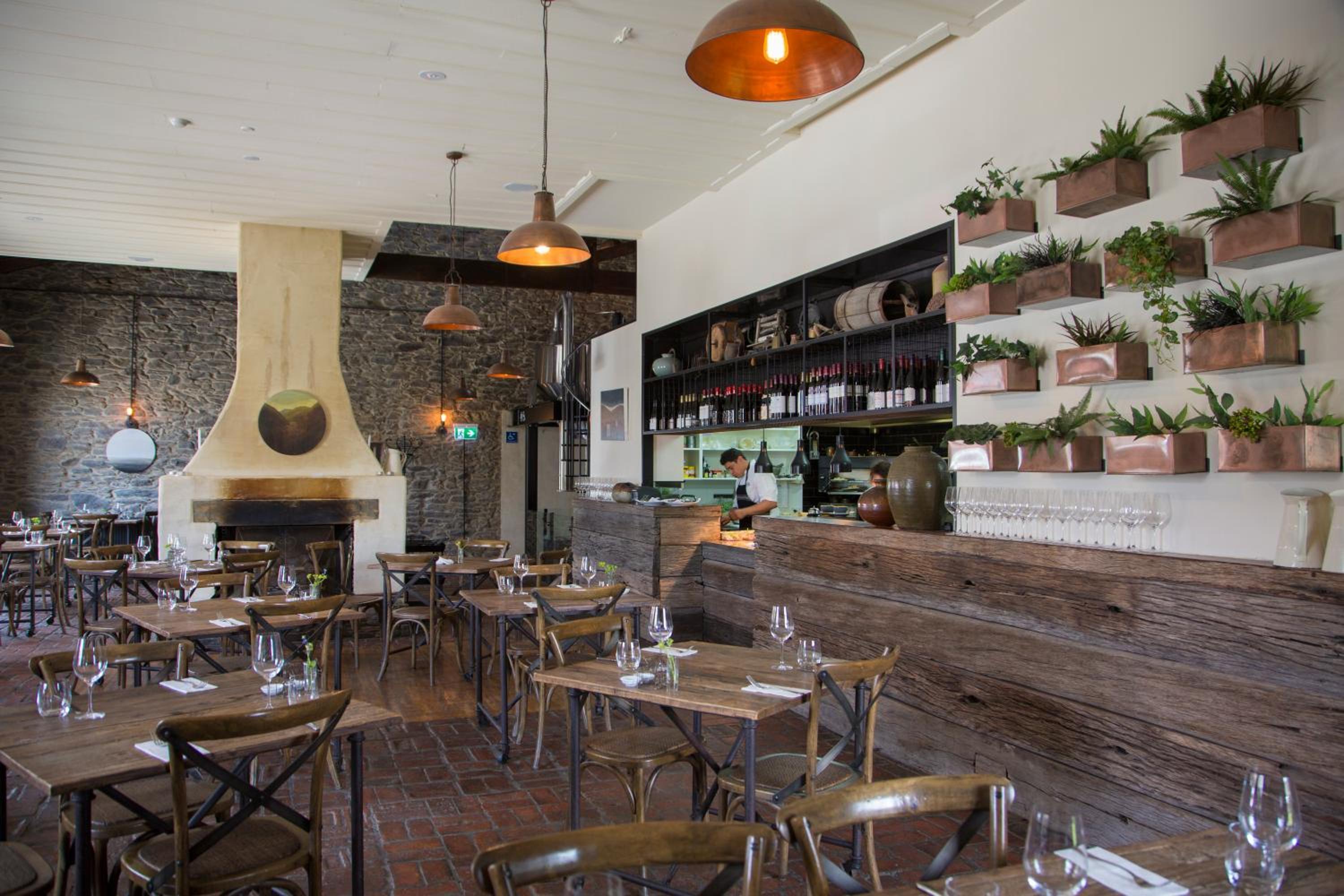 restaurant cafeteria