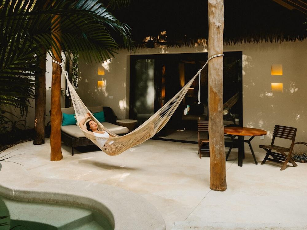 swimming pool spa