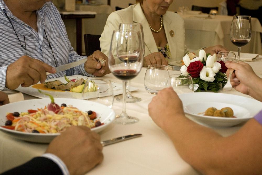 restaurant-cafeteria