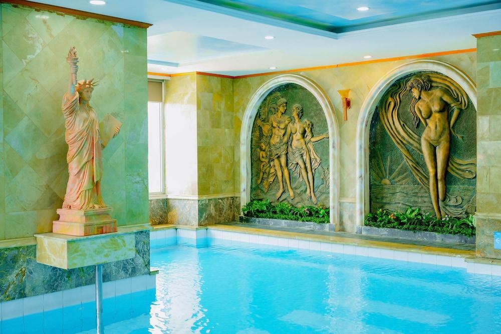 swimming pool spa