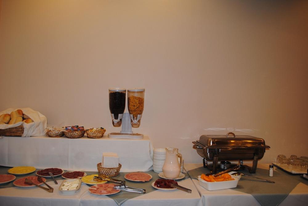 restaurant-cafeteria