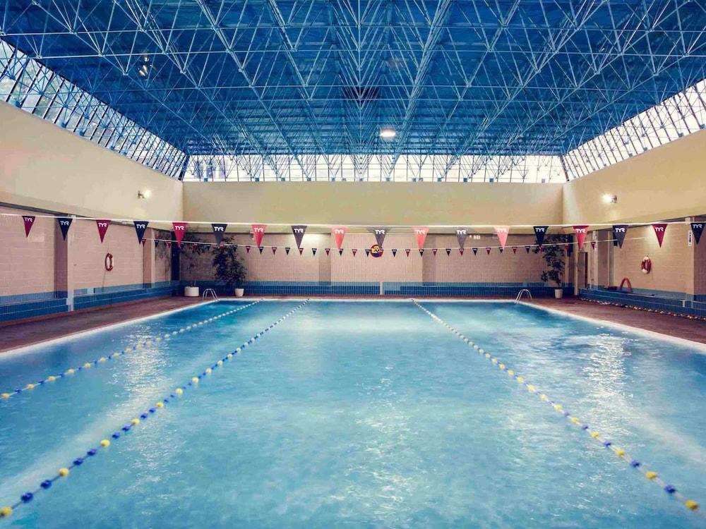 swimming pool spa