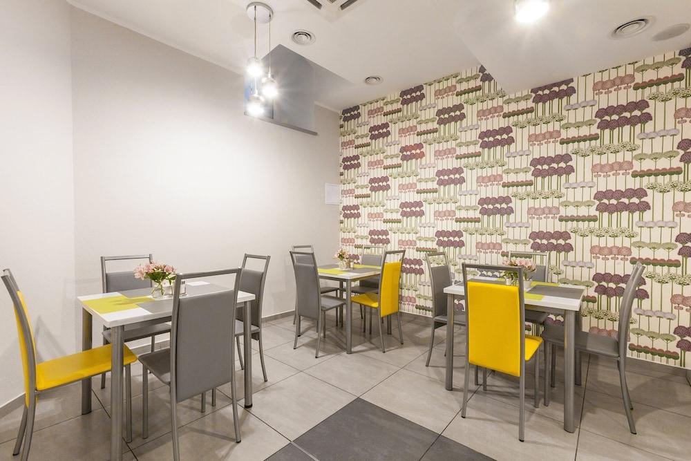 restaurant-cafeteria