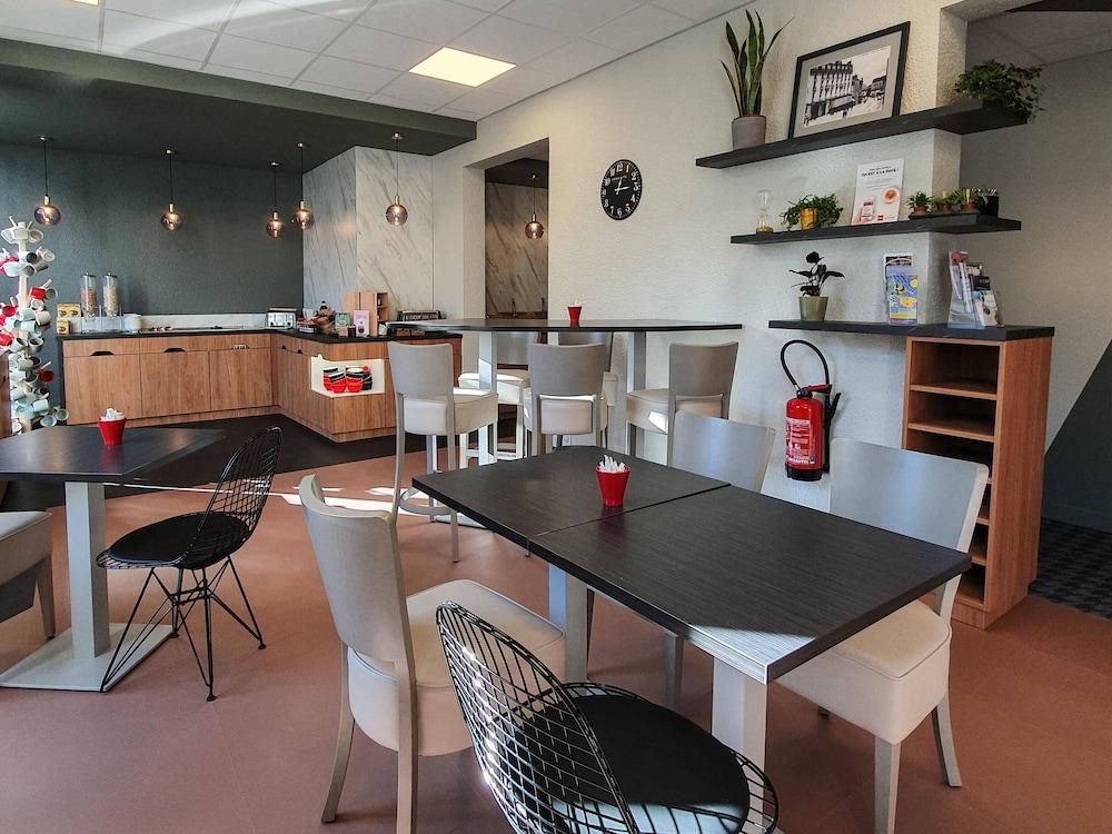 restaurant-cafeteria