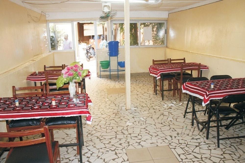restaurant cafeteria