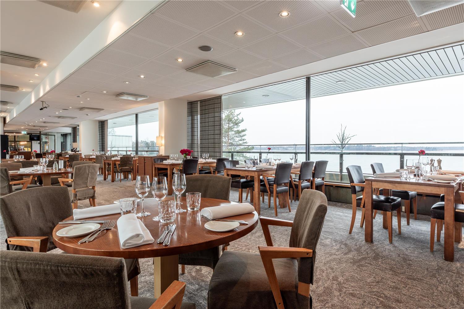 restaurant cafeteria