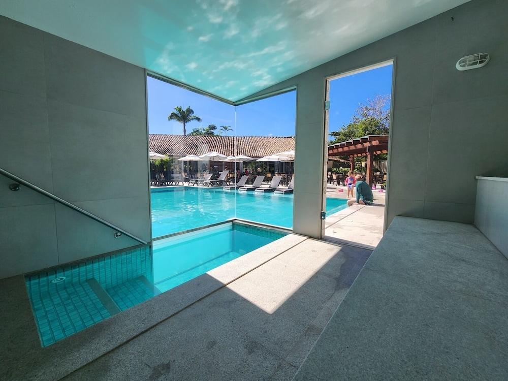 swimming pool spa