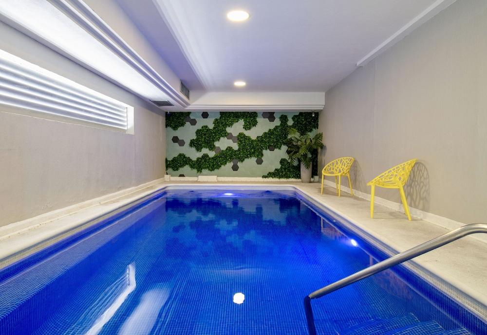 swimming pool spa