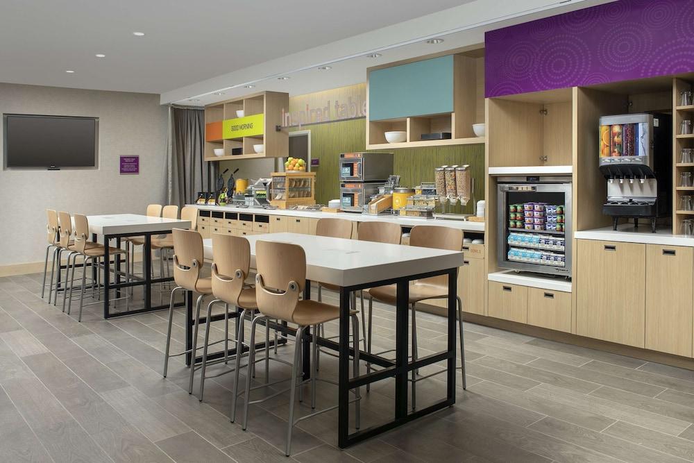 restaurant cafeteria
