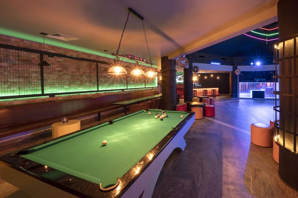 swimming pool spa