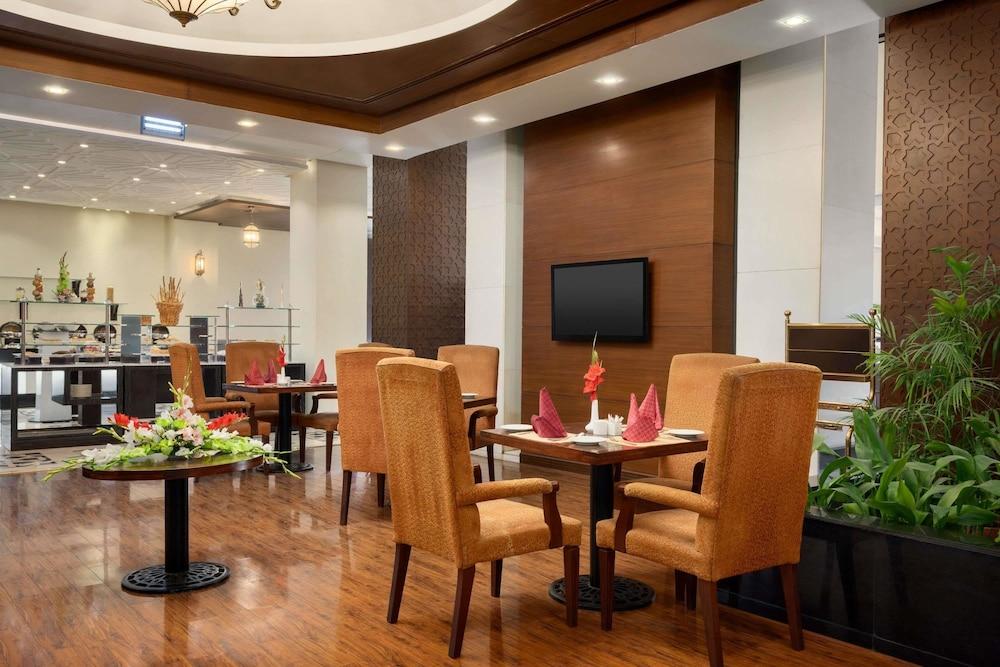 restaurant-cafeteria
