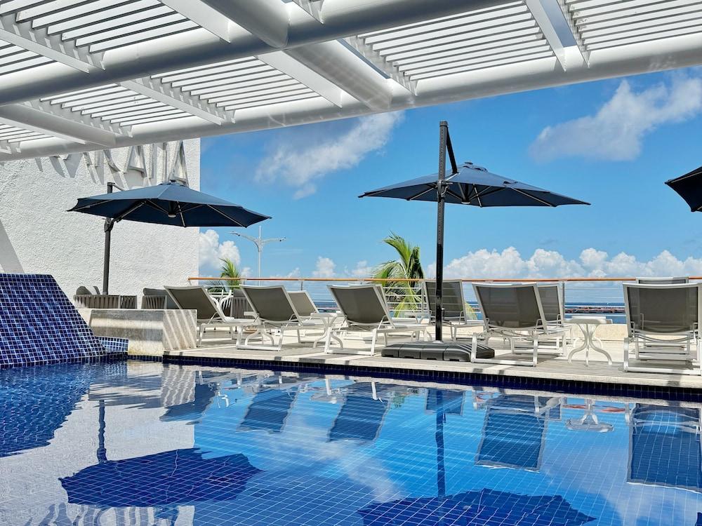 swimming pool spa