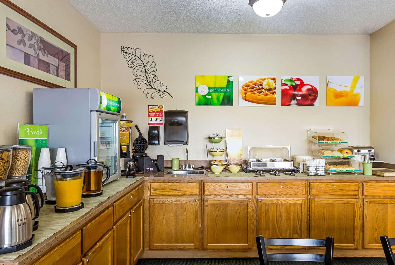 restaurant cafeteria