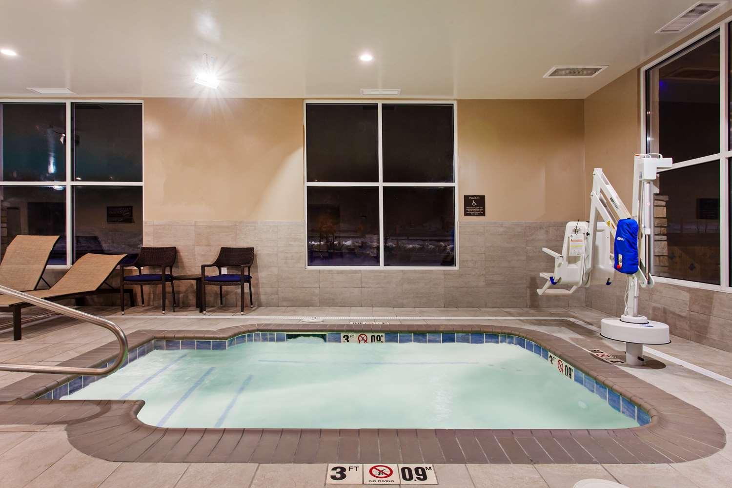 swimming pool spa