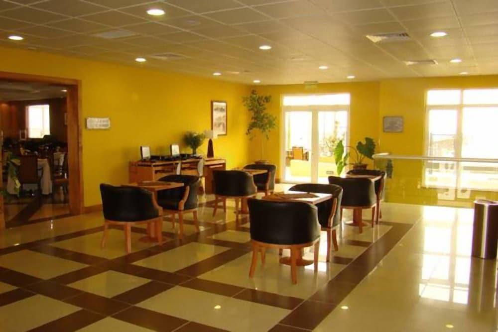 restaurant-cafeteria