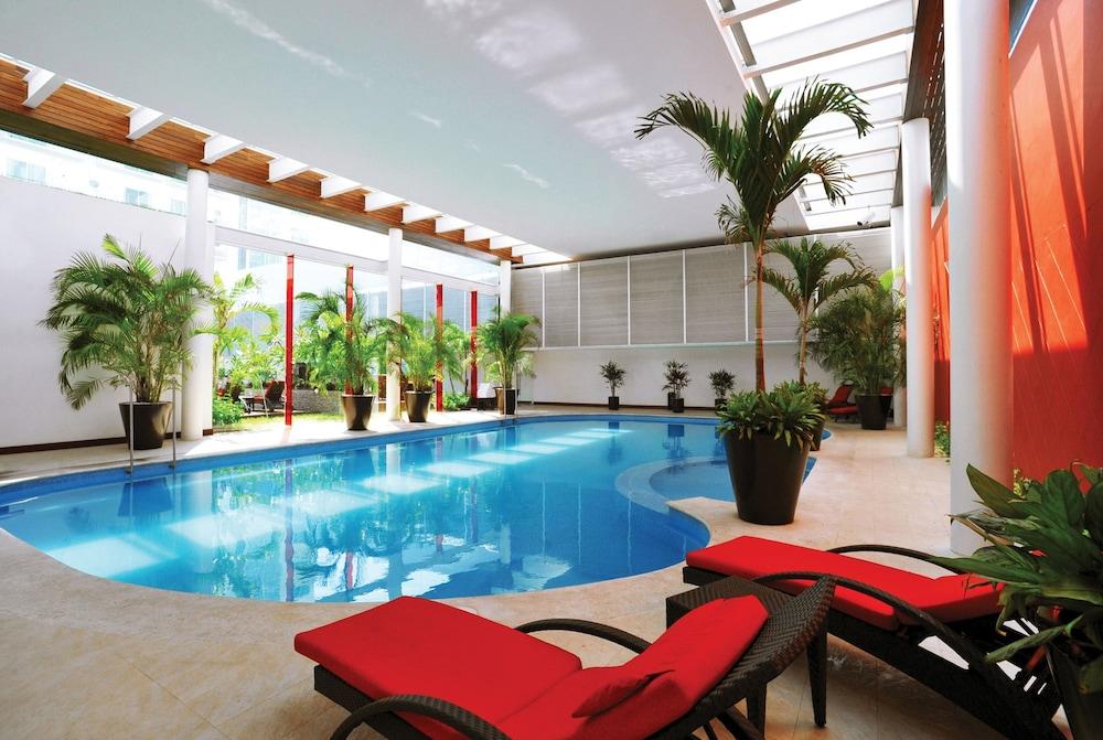 swimming pool spa