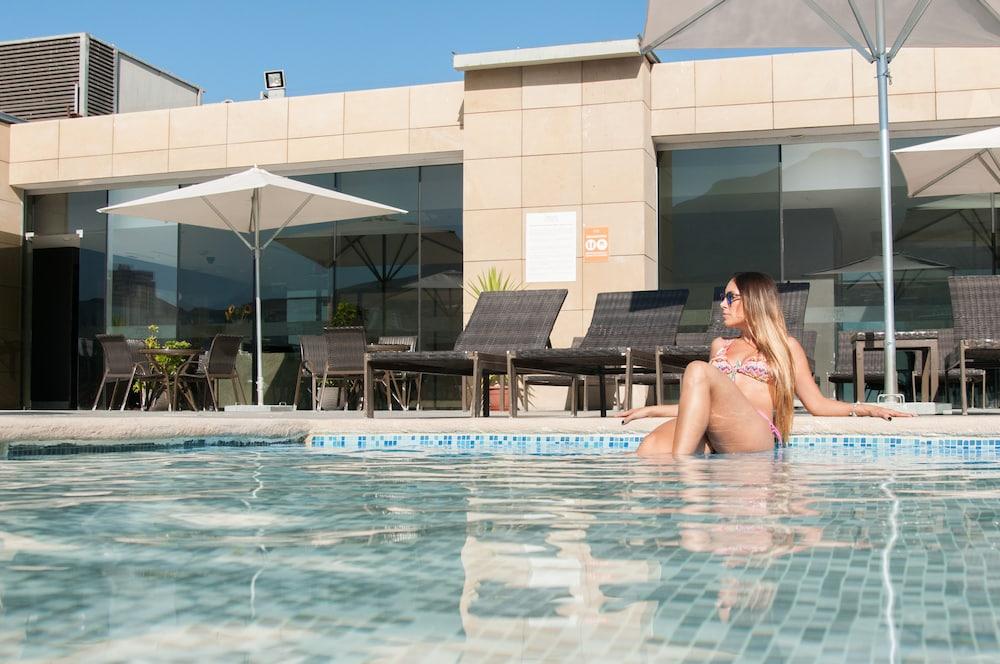 swimming pool spa