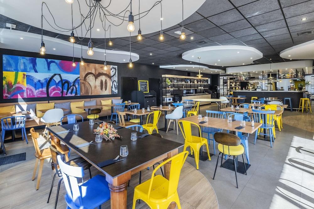 restaurant cafeteria