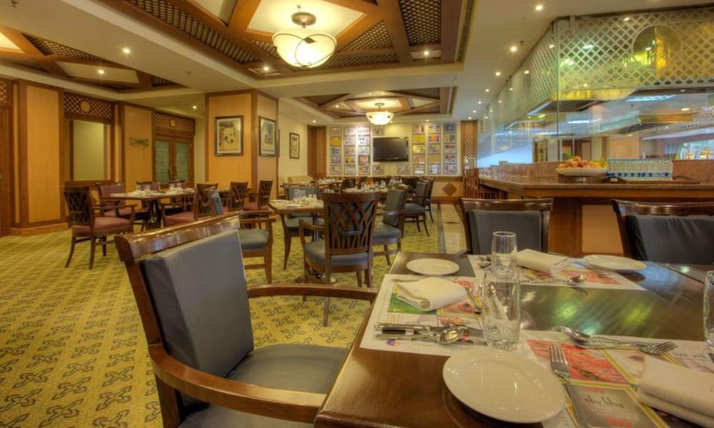 restaurant cafeteria