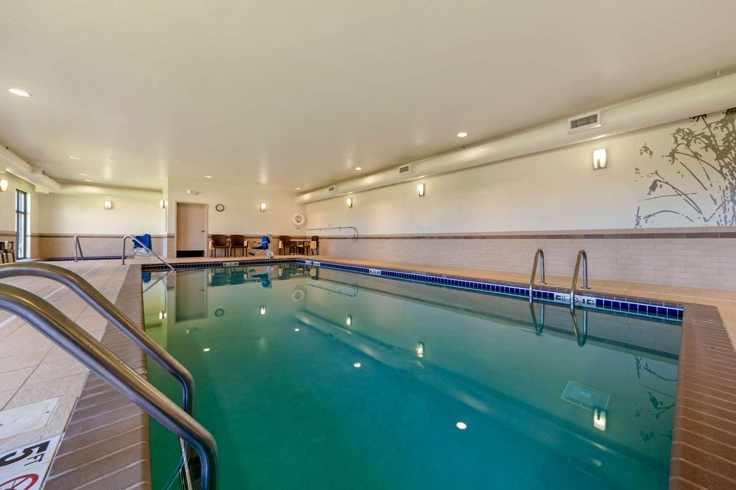 swimming pool spa