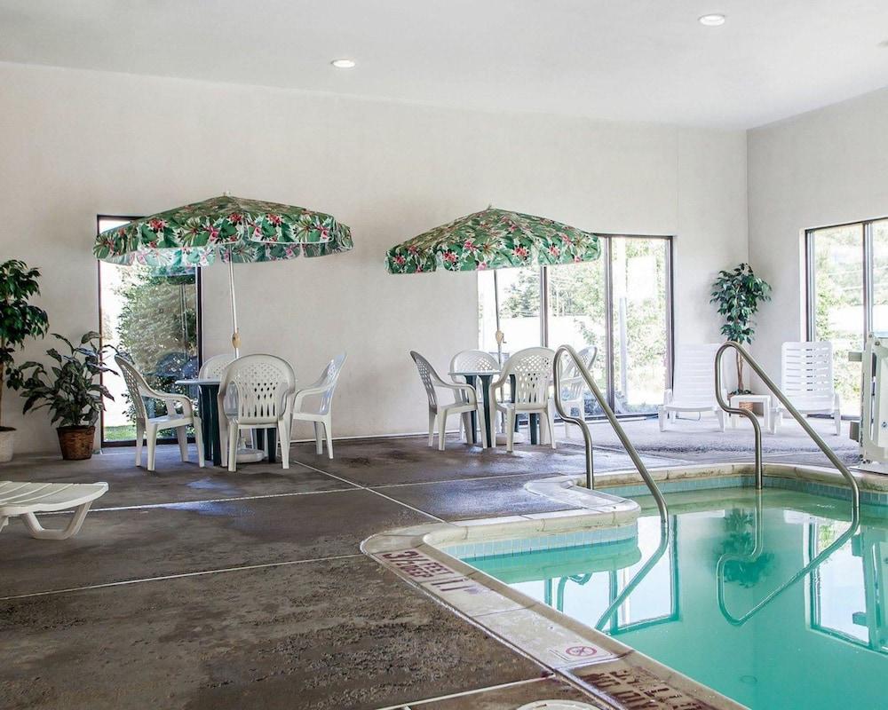 swimming pool spa