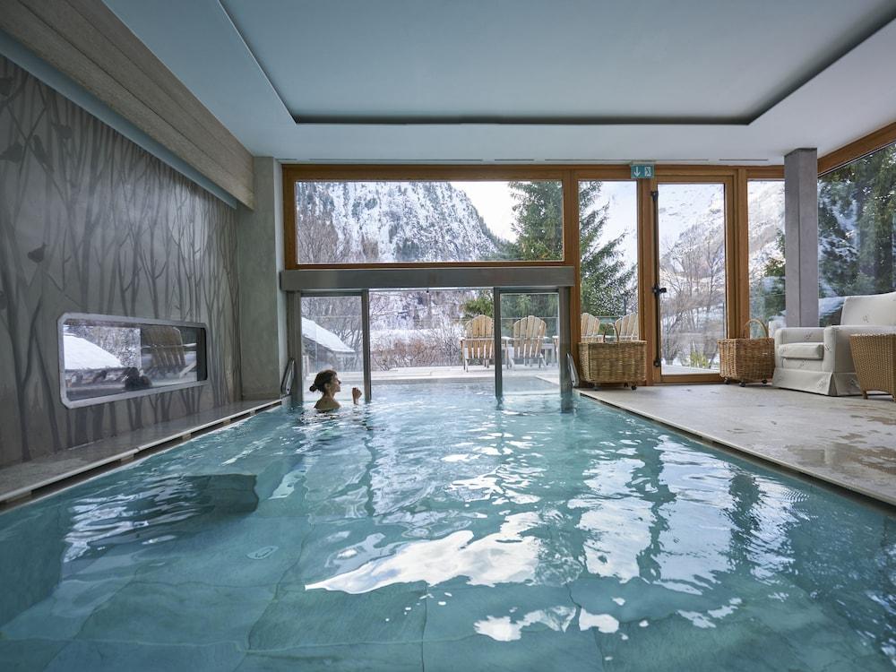 swimming pool spa