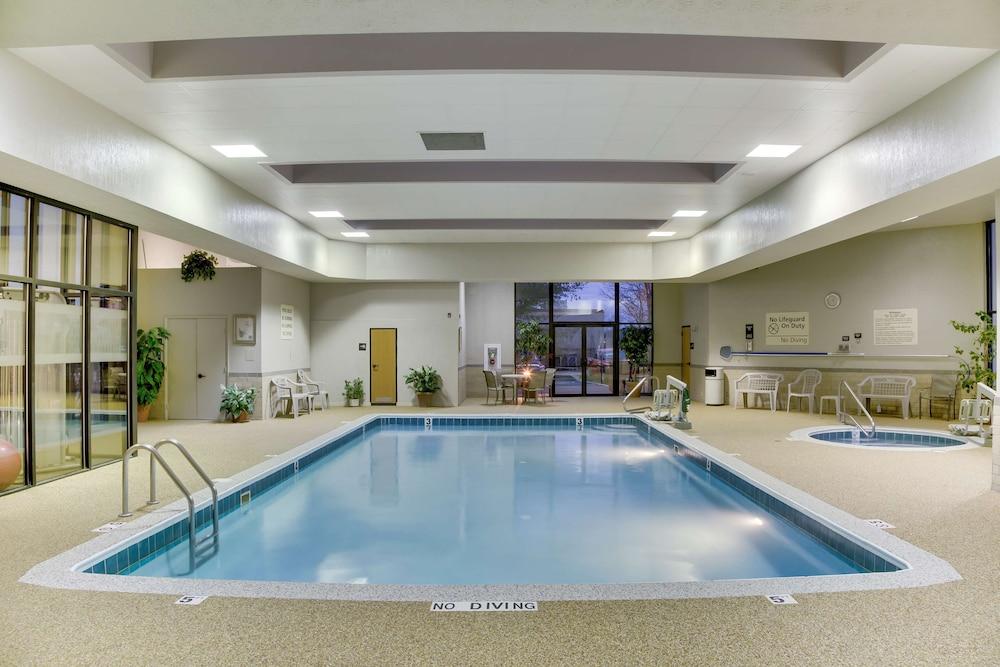 swimming pool spa