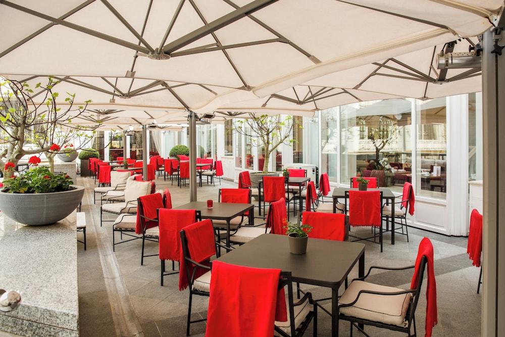 restaurant cafeteria
