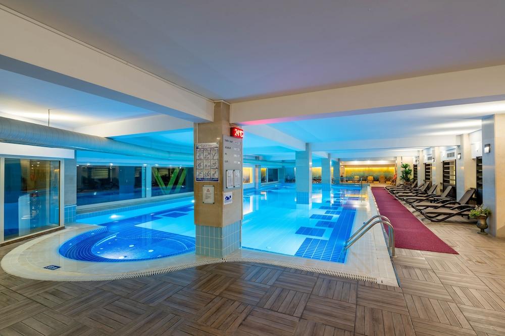 swimming pool spa