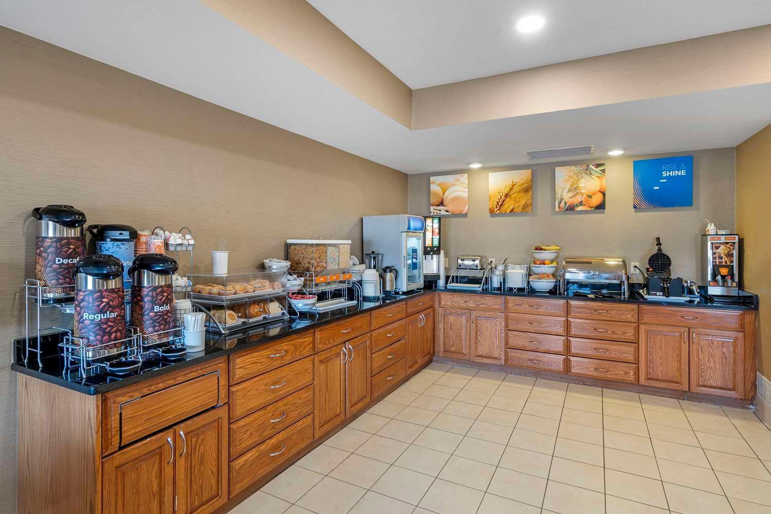 restaurant cafeteria