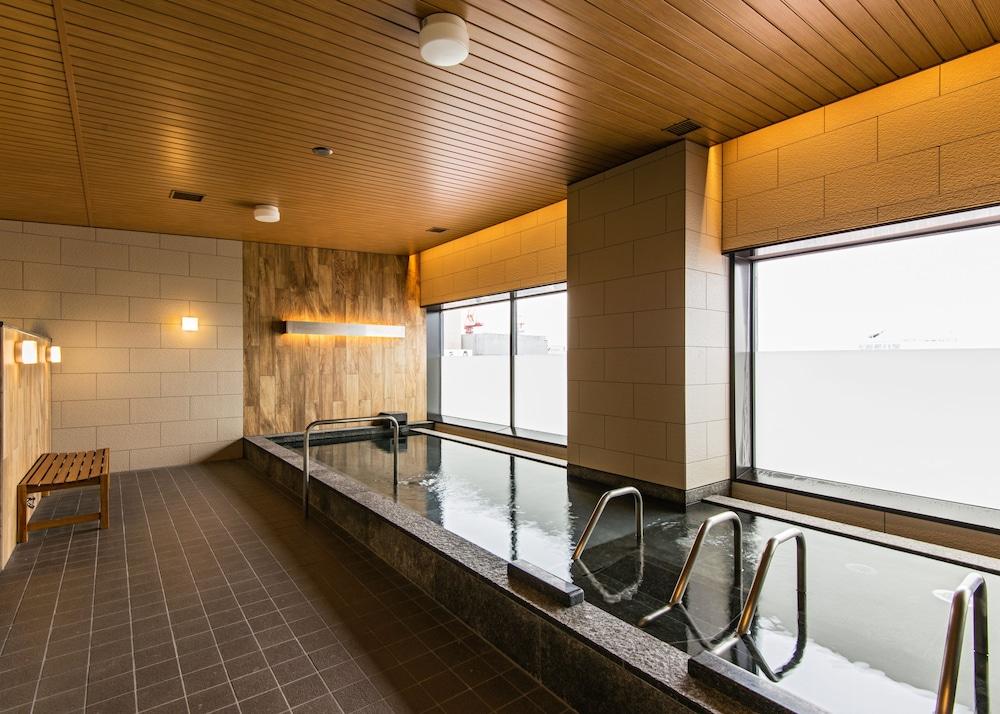 swimming pool spa