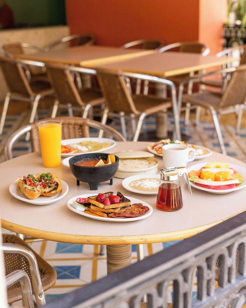 restaurant cafeteria