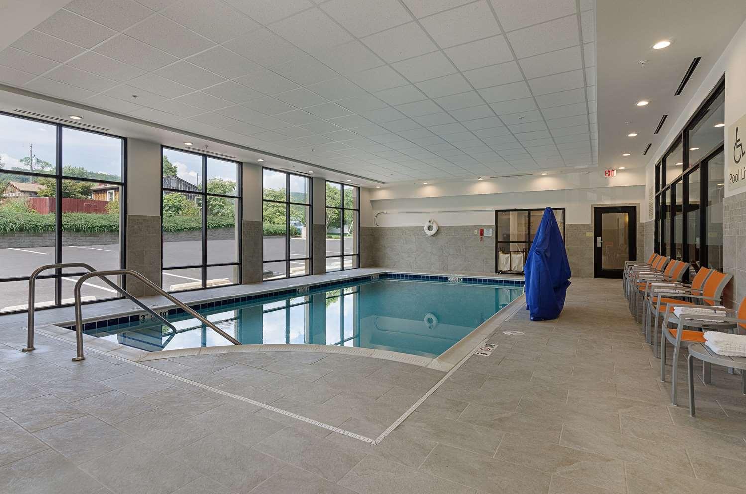 swimming pool spa