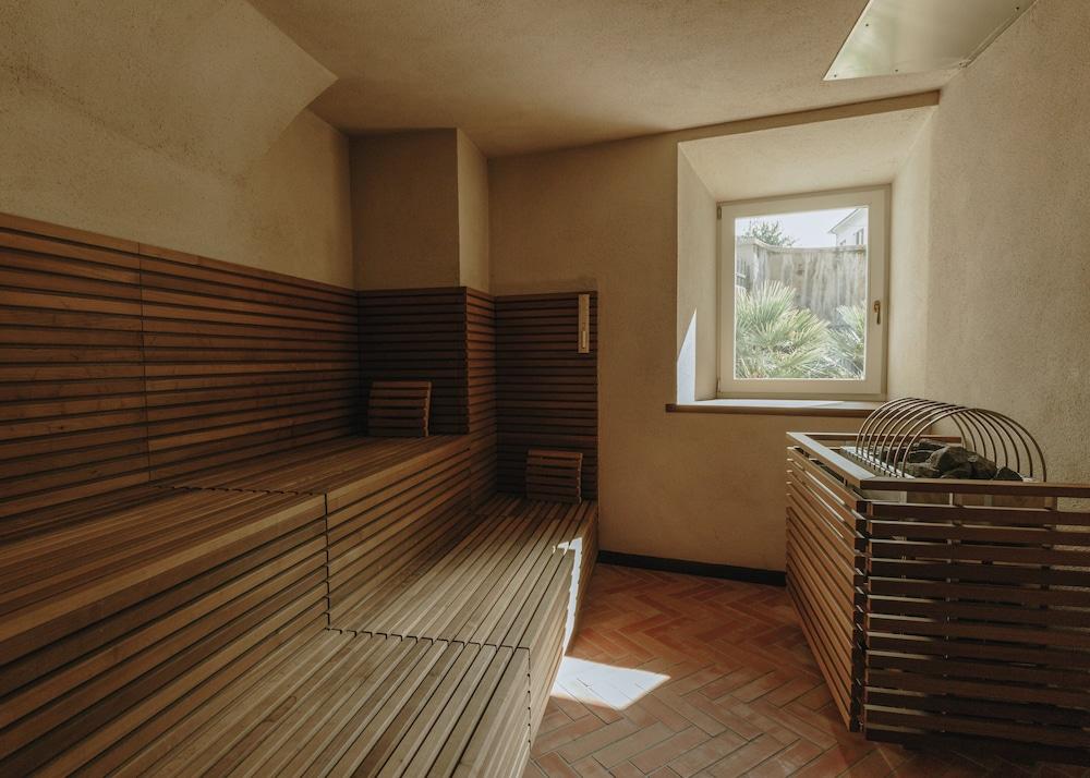swimming pool spa