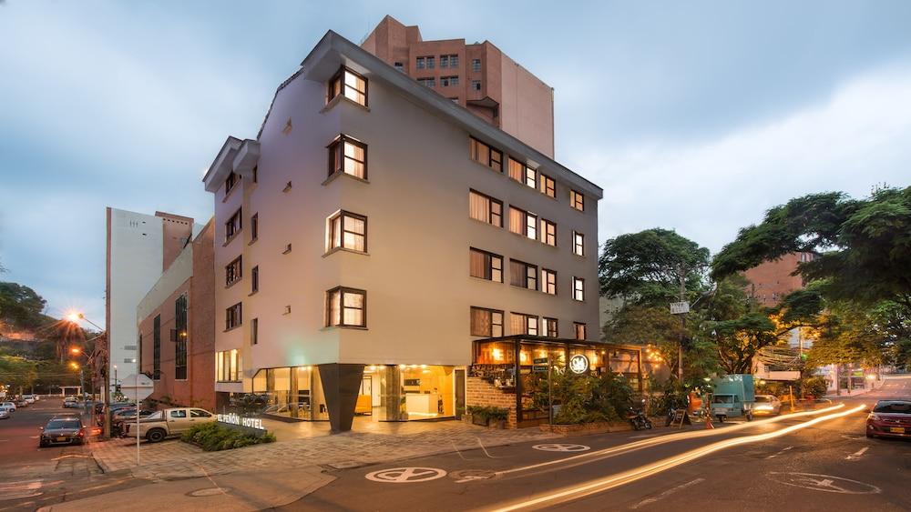 hotel