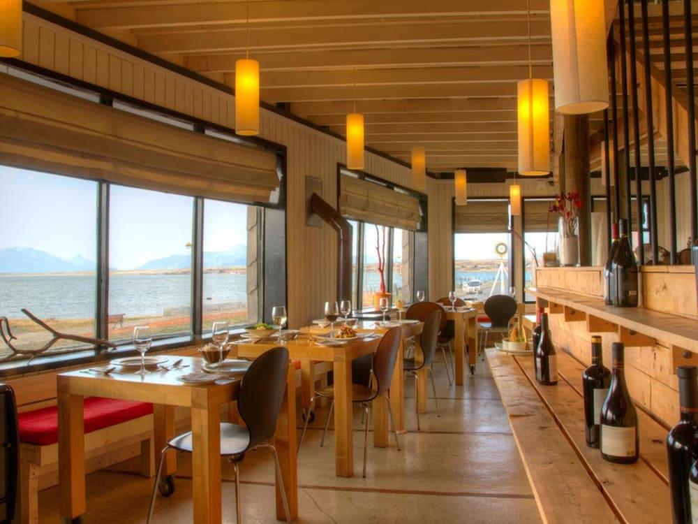 restaurant-cafeteria