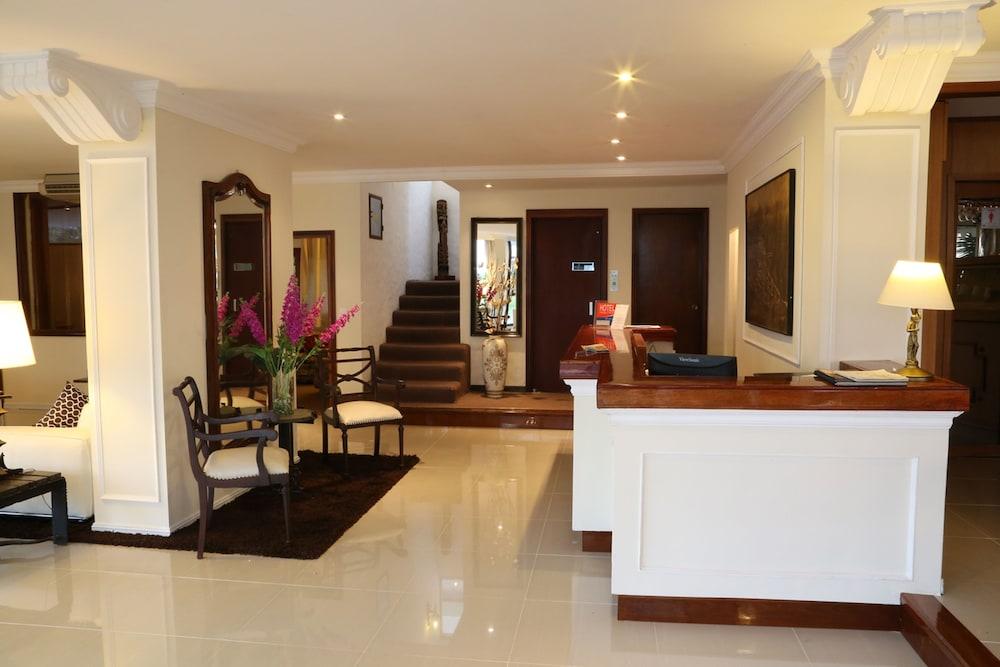 lobby