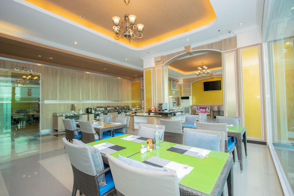 restaurant cafeteria
