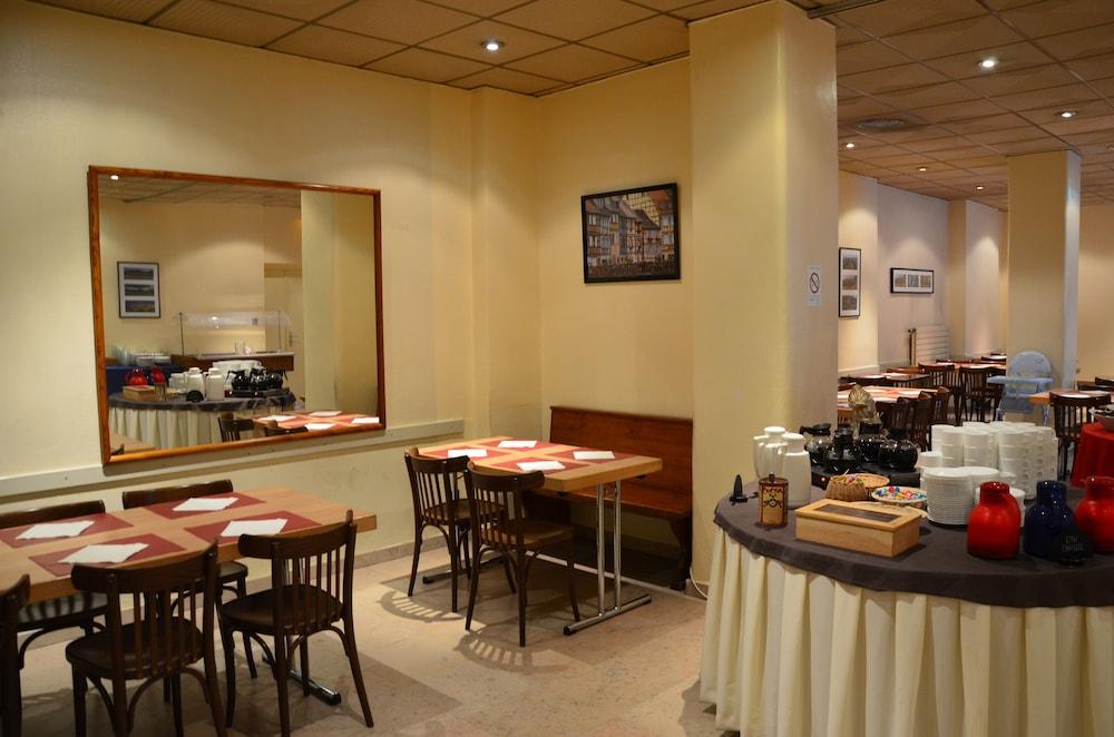 restaurant cafeteria