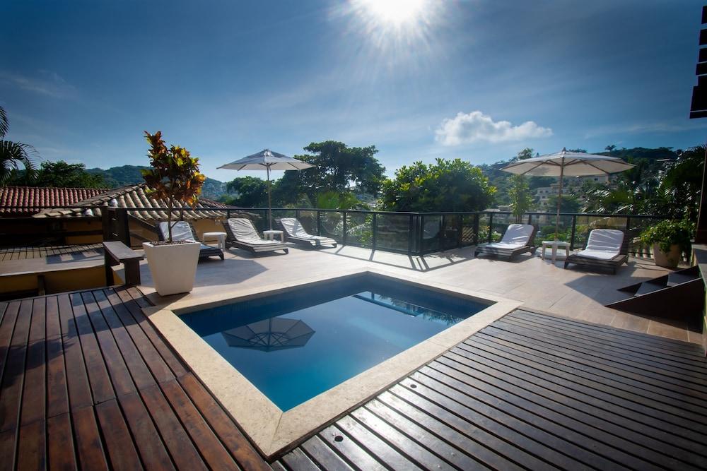 swimming pool spa