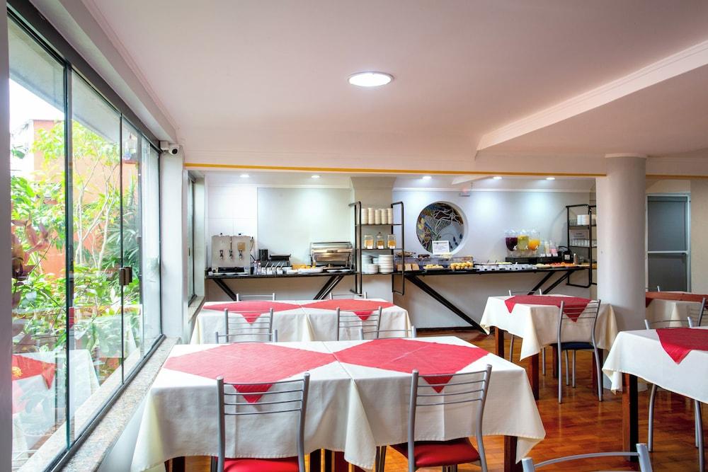 restaurant cafeteria