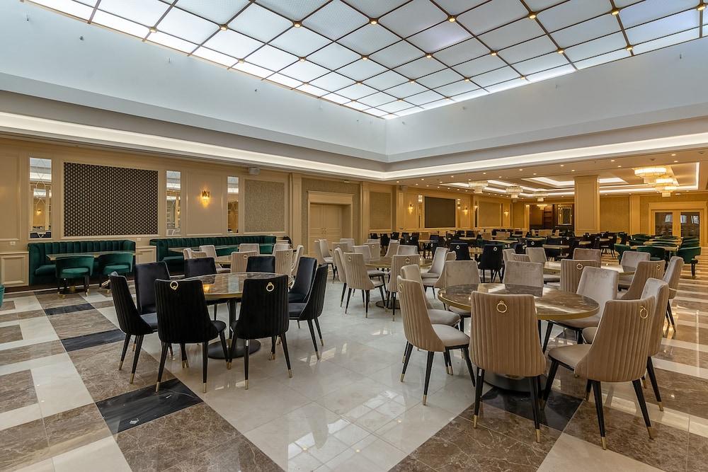 restaurant cafeteria
