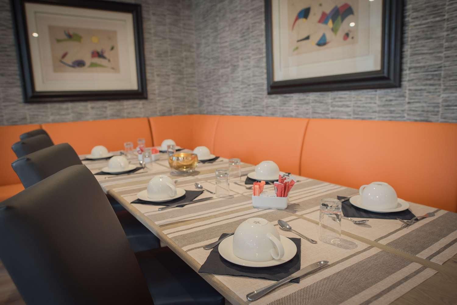 restaurant cafeteria