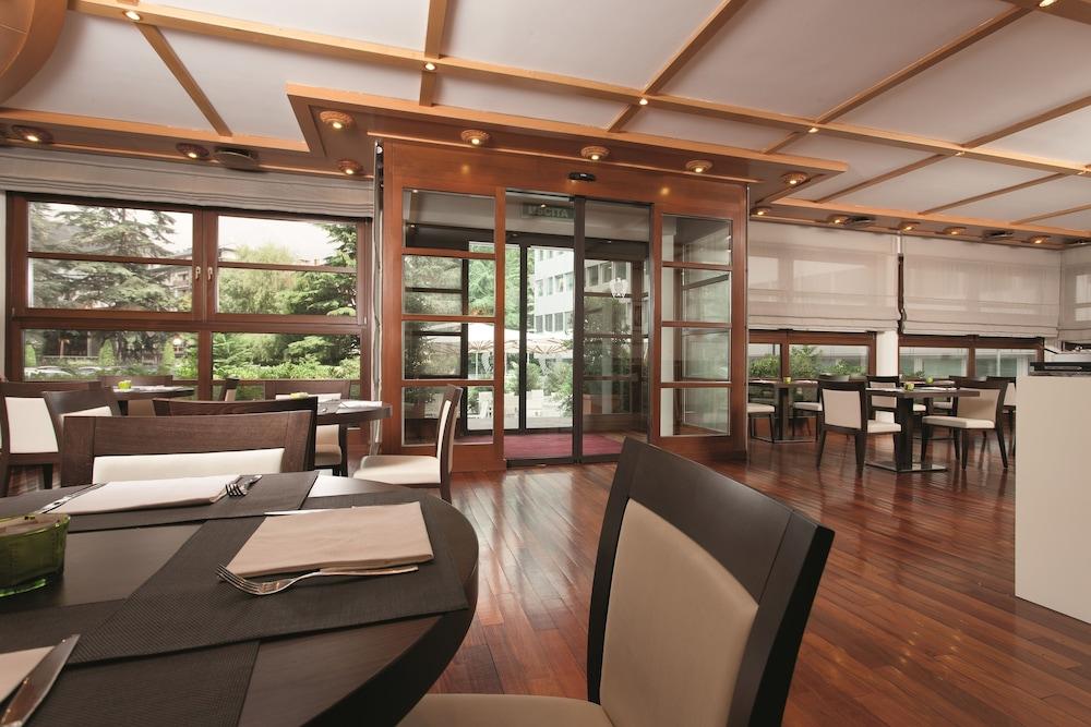 restaurant cafeteria
