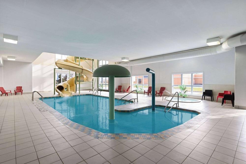 swimming pool spa
