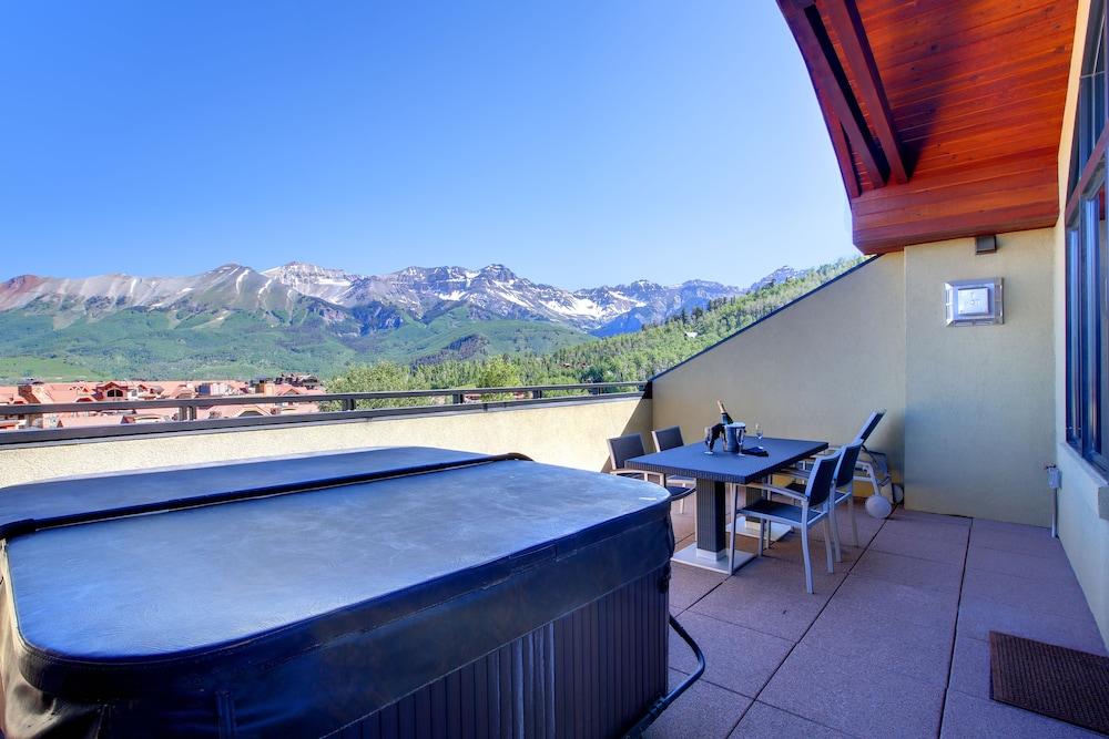 swimming pool spa
