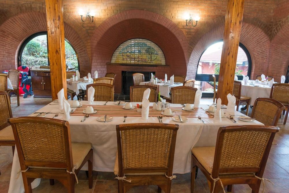 restaurant cafeteria