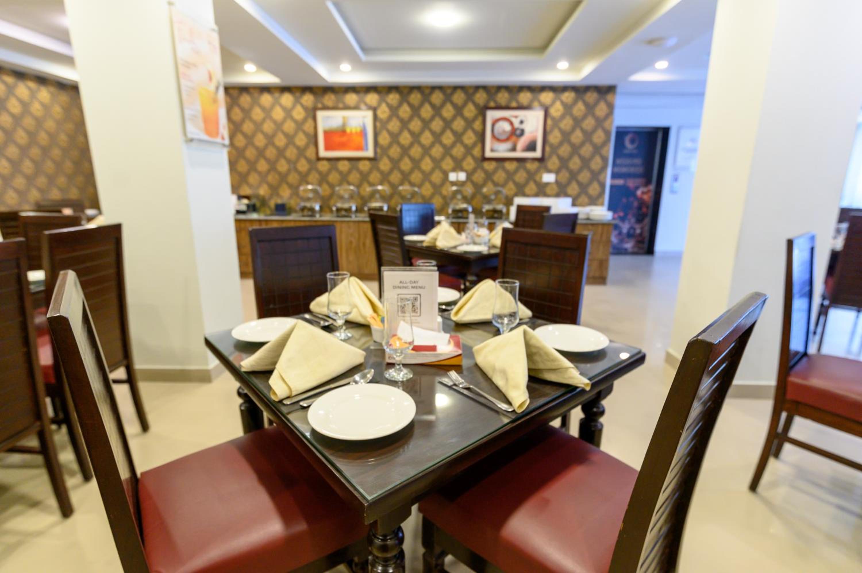 restaurant cafeteria
