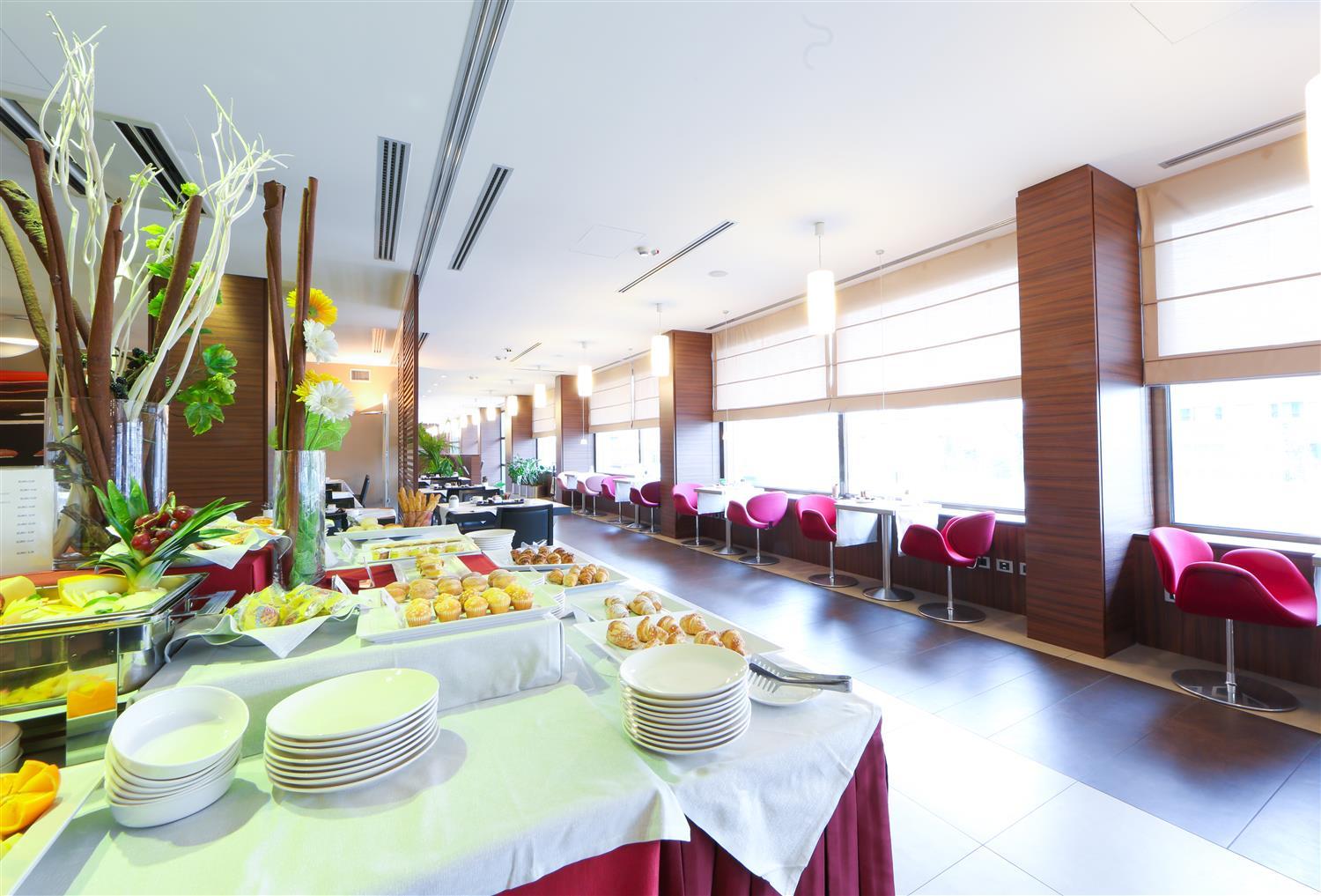 restaurant cafeteria